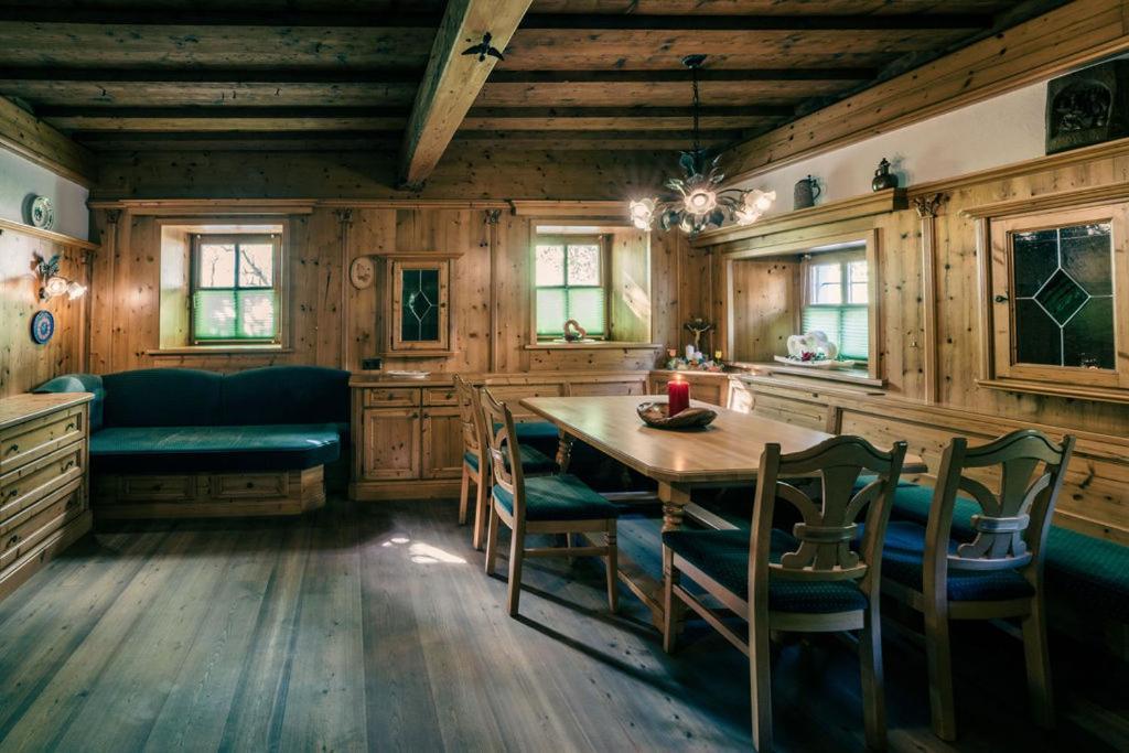 Hirzbachgut Villa Fusch an der Grossglocknerstrasse Luaran gambar